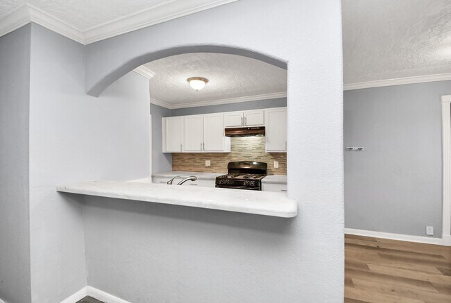 Building Photo - 6817 Anderson St