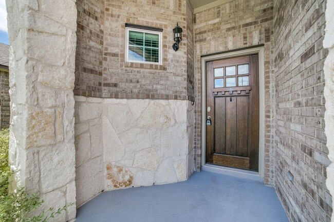 Building Photo - Waterford Park 3 Bed Single Story Home