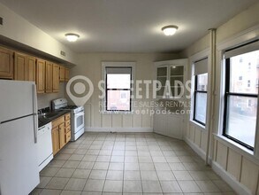 Building Photo - 4 bedroom in Brookline MA 02446