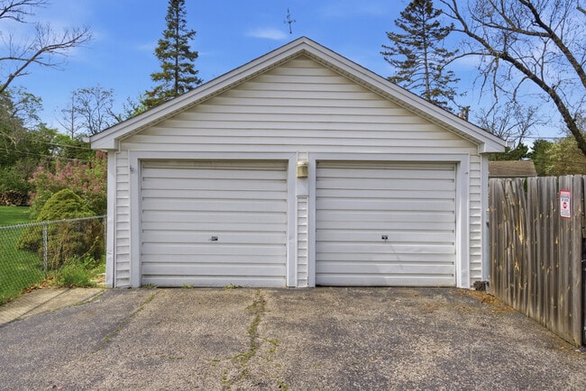 Building Photo - 2506 Rusty Dr