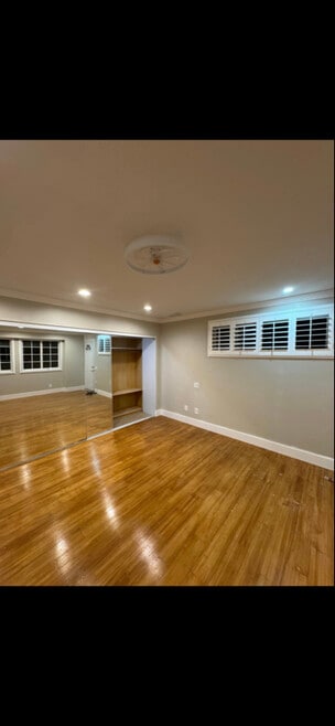 Building Photo - 23401 Schoenborn St