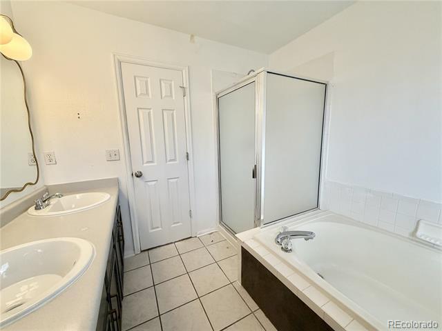 Building Photo - 5421 S Ireland Way