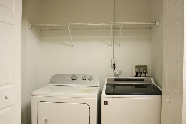 Building Photo - 630 Kenwick Cir