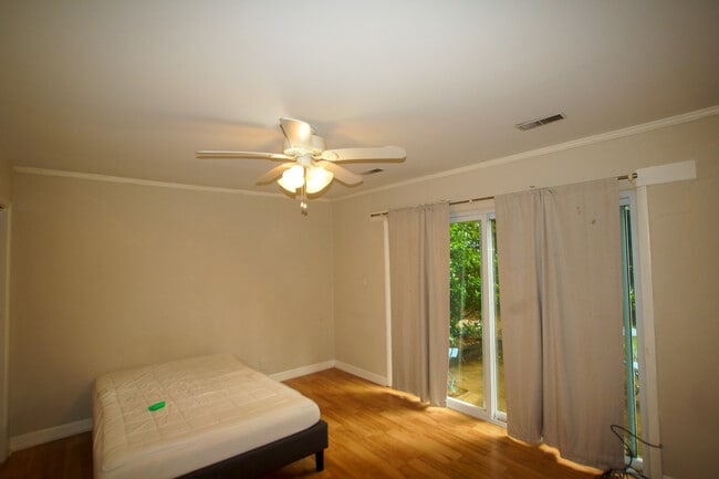 Building Photo - 205 Sunrise Ln