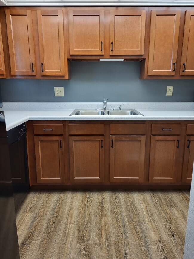 Kitchen - 9505 Centerbrook Ct