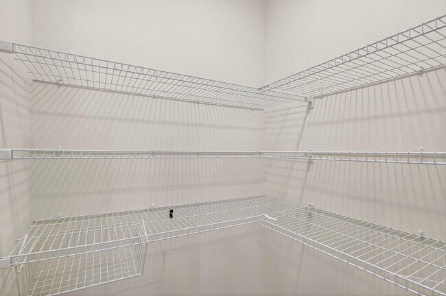 Building Photo - 393 SW Tarra Ave