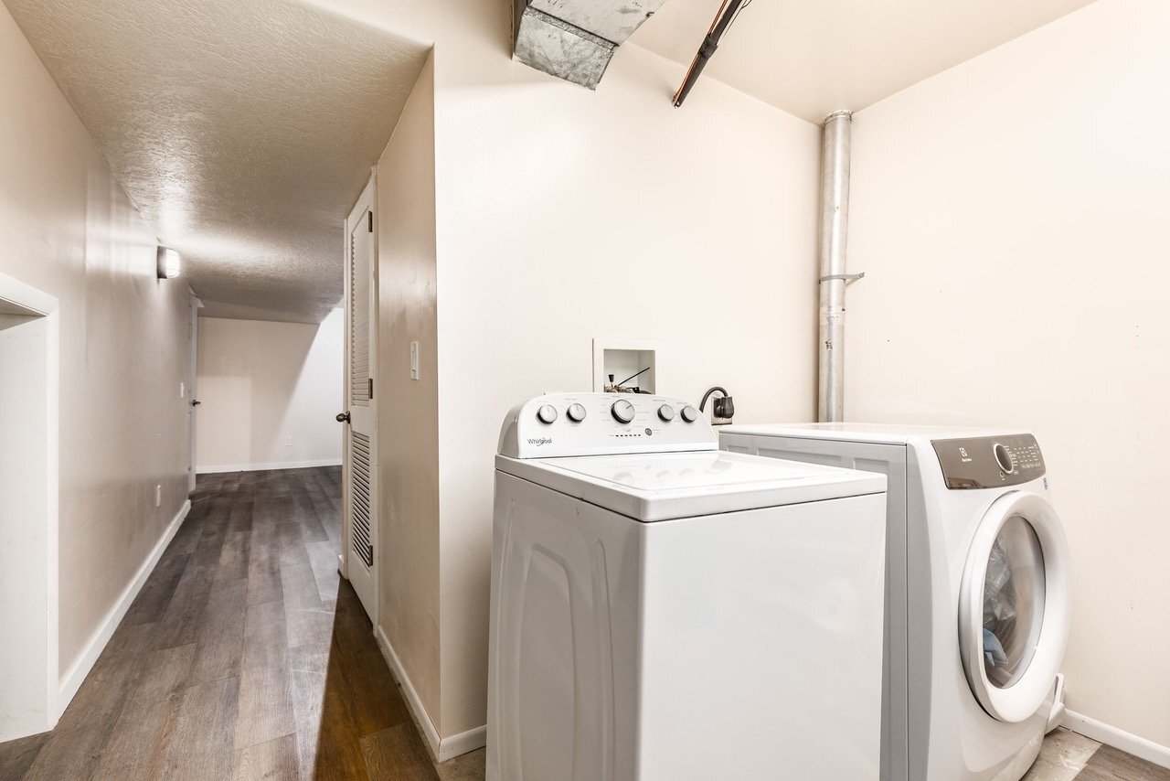 Building Photo - 857 W 200 S