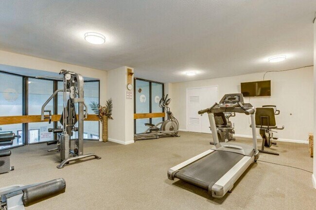 Building Photo - 2406 N Ocean Blvd