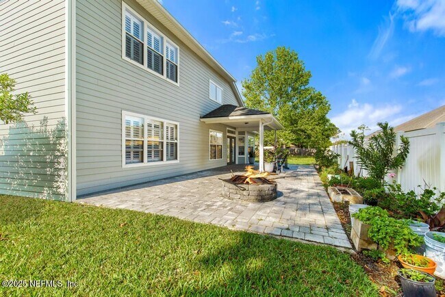 Building Photo - 3139 Ashgrove Rd