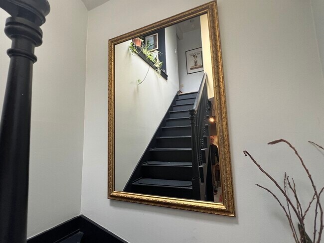 Building Photo - 15 Orchard St