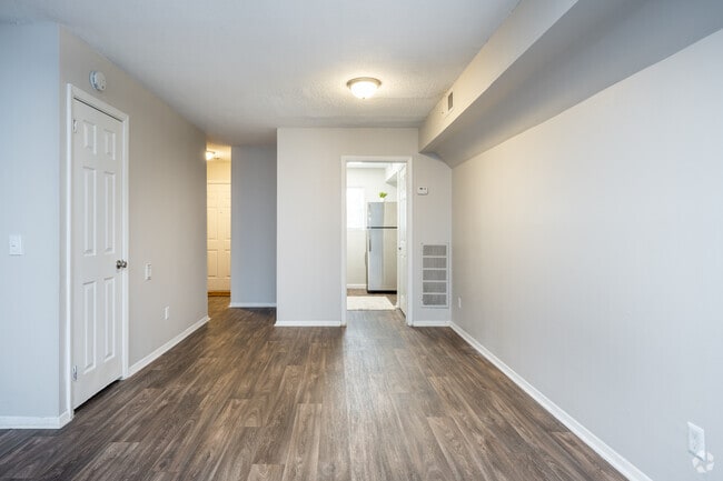 2BR, 1.5BA - 950SF - 100 Regency at Clemson