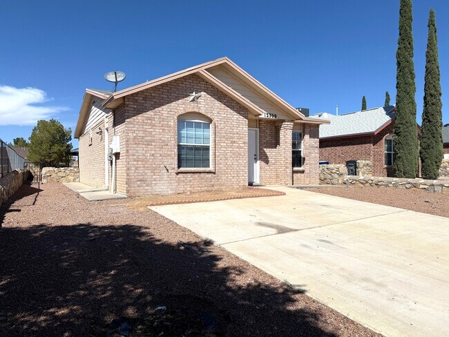 Building Photo - 12309 Tierra Inca Dr