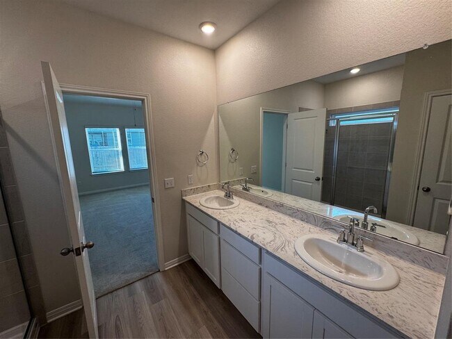 Building Photo - 905 Copper Frond Way