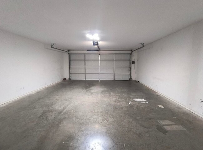 Building Photo - Beautiful 3 bedroom and 2 bath in a Quiet Cul-de-Sac in the Bluffs!