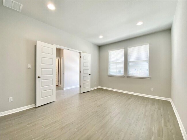 Building Photo - 1509 Longhorn Ranch Dr