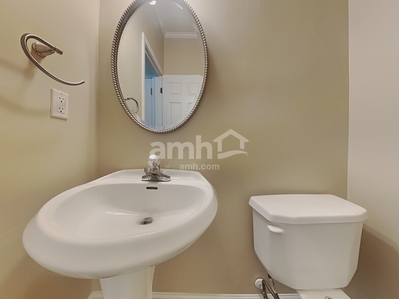 Building Photo - 311 Barberry Pl