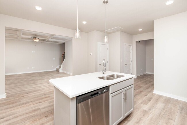 Building Photo - Beautiful 5 Bedroom, 2.5 Bath New Construc...