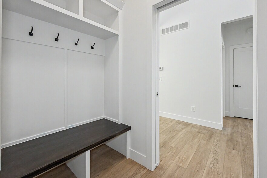 Building Photo - 1326 Heights Ct