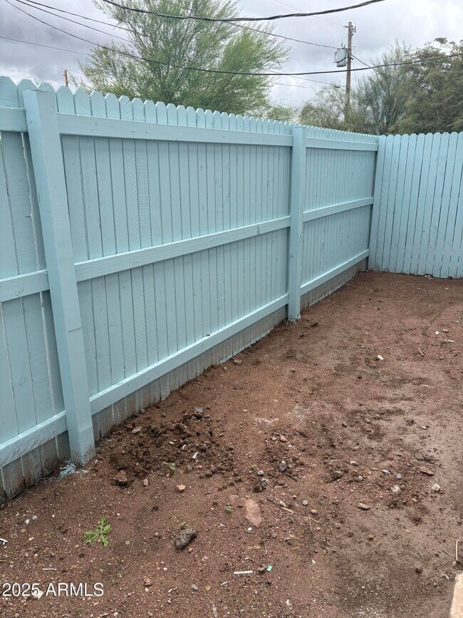 Building Photo - 127 S Outpost Rd