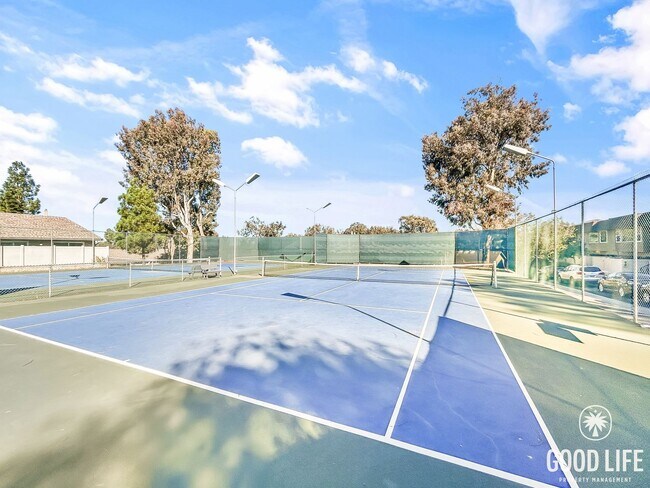 Building Photo - Stunning 2BD/2BA W/ Updated Kitchen, A/C, and Reserved Parking in La Mesa!