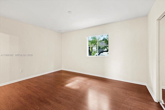 Building Photo - 2779 SW 82nd Ave