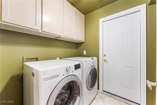 Building Photo - 8233 Arch Bay Ln