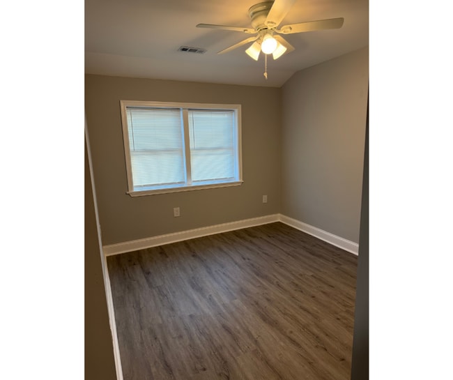 Building Photo - 1271 Limit Ave