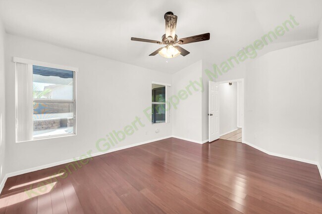 Building Photo - 1284 W Kingbird Dr