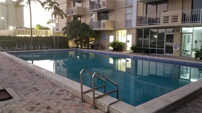 Building Photo - 2350 NE 135th St