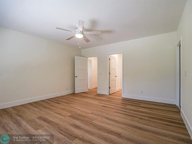 Building Photo - 1845 10th Pl