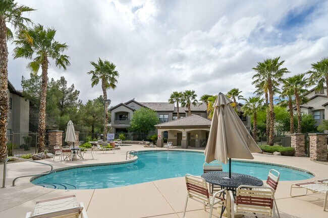 Building Photo - NW!! Gated!!! Clubhouse!!!Community Pool!!! 1st Floor Condo!!! Wood like floors!! No Carpet!!