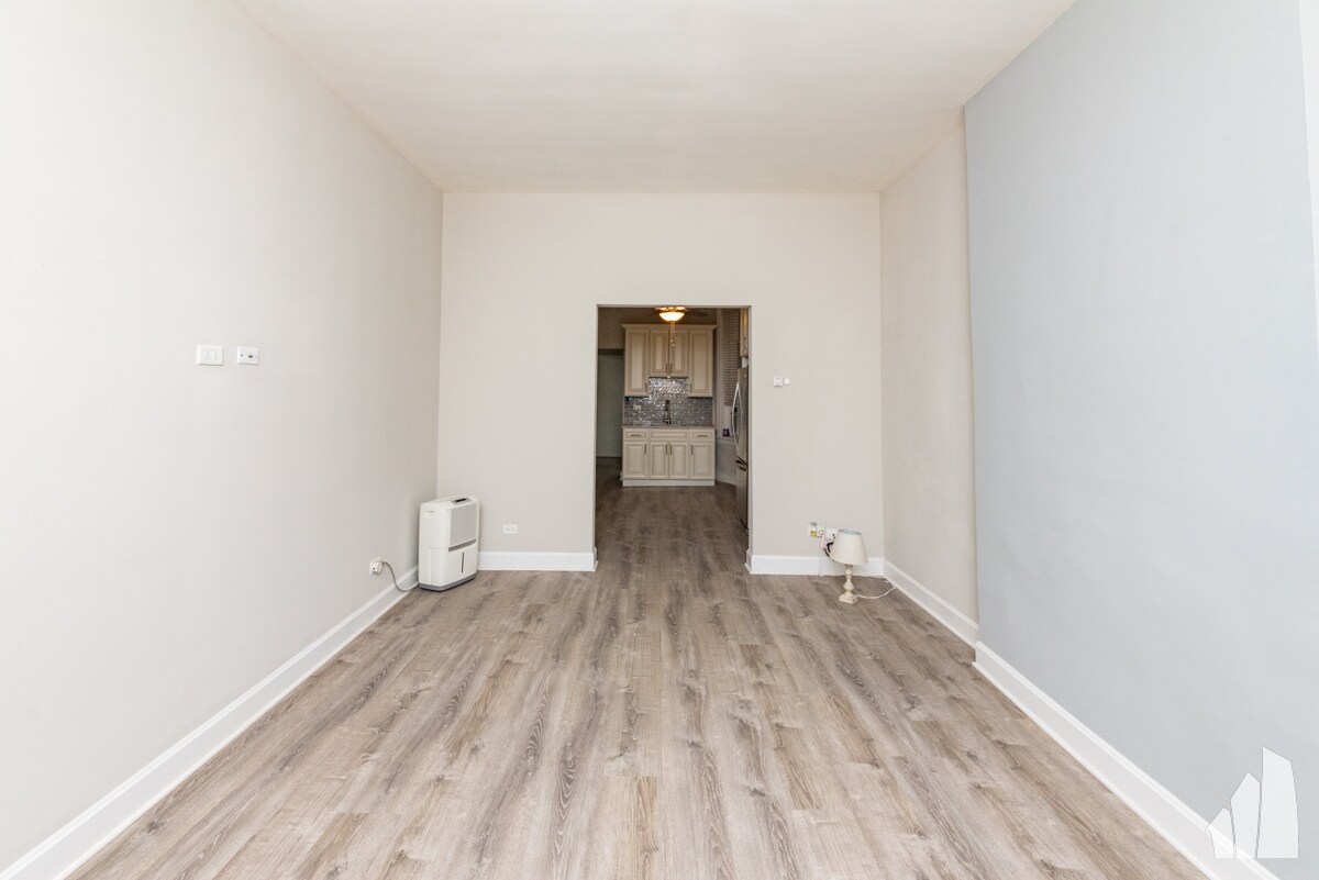 Building Photo - 1446 W Lexington St