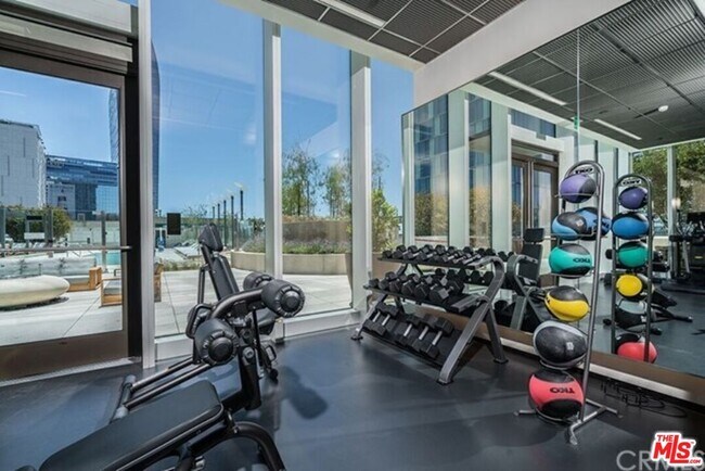 Building Photo - 889 Francisco St