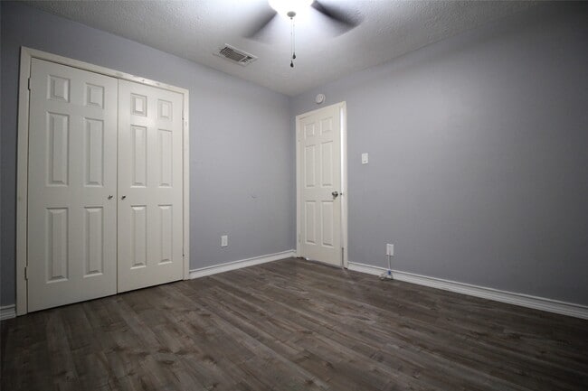 Building Photo - 20074 Crazy Horse Cir