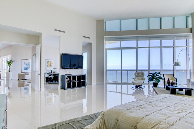 Building Photo - 1 N Ocean Blvd