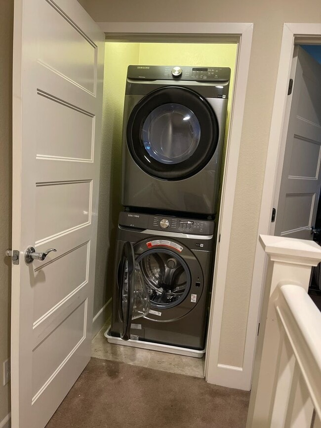 Building Photo - Appliances Included 3 BEDROOM HOME LOCATED IN DUBLIN!  - AVAILABLE ON NOV 15