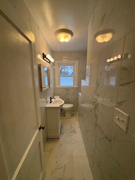 Upstairs bathroom - 210 Boston Dr