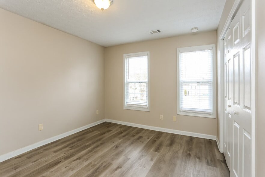 Building Photo - 2601 Branson Pl SW