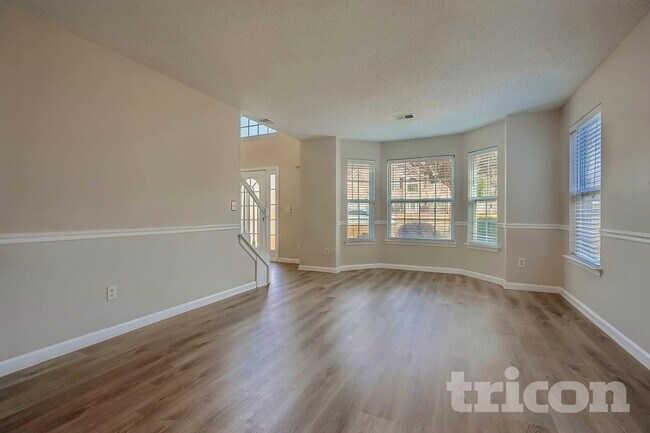 Building Photo - 712 Walton Dr