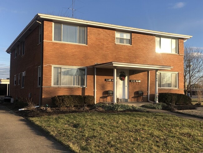 Building Photo - 4760 Holiday Dr