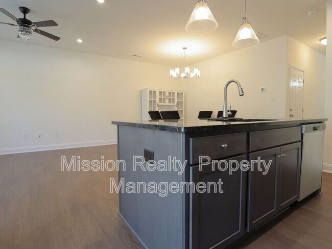 Building Photo - 10860 Farmstead Ml Ln