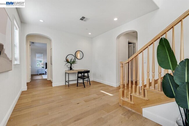 Building Photo - 6180 Alpine Blue Dr