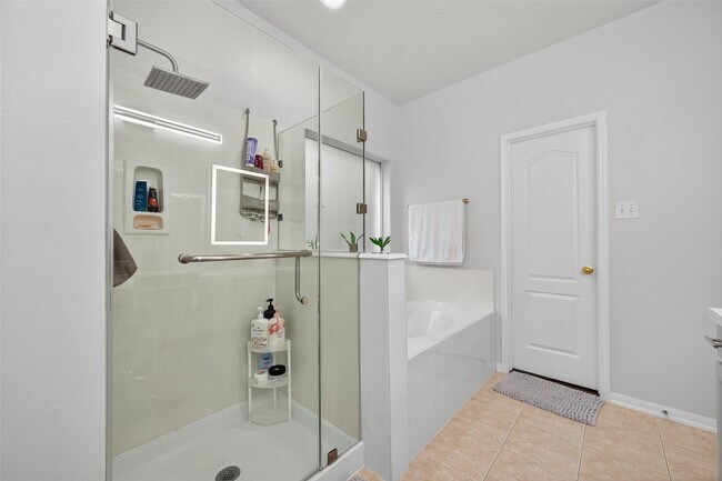 Building Photo - 19343 Dickson Park Dr