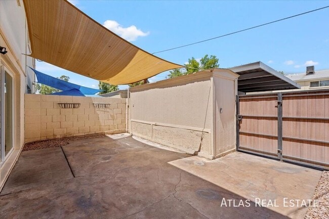 Building Photo - 3807 S Mill Ave