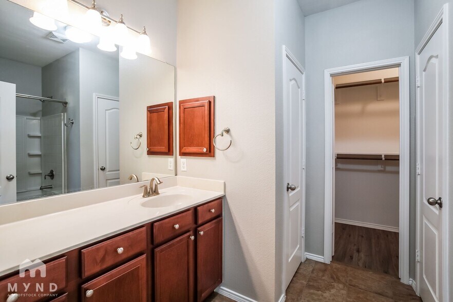 Building Photo - 1619 Kawati Way