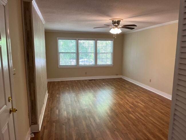 Building Photo - 148 Hwy 30 E