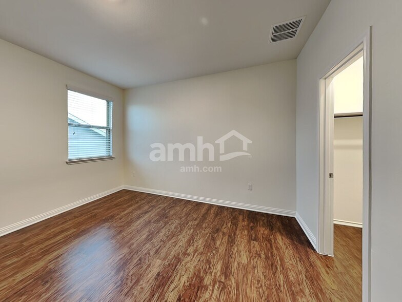 Building Photo - 6012 Gerard Dr