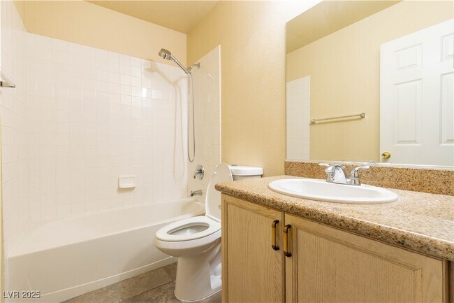 Building Photo - 4633 Califa Dr