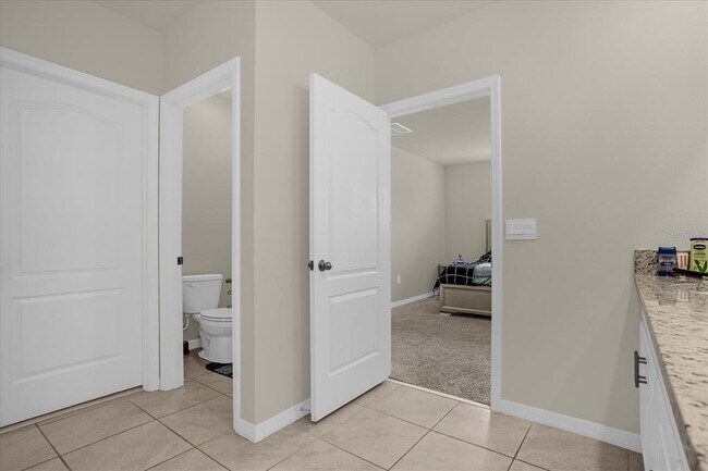 Building Photo - 1842 Egret Meadows Ave