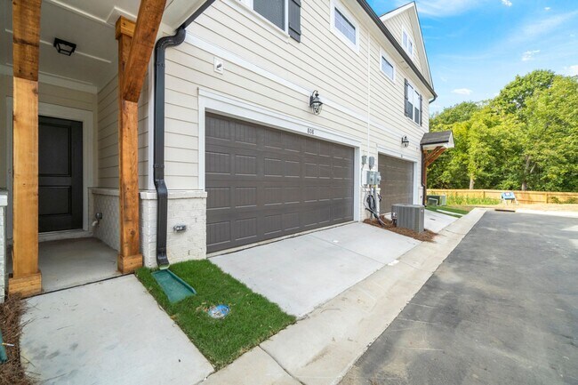 Building Photo - Brand New Construction Luxury Townhome in Pineville